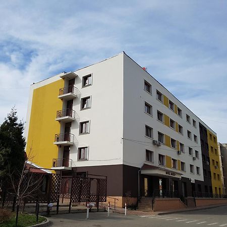 Hotel Dacor Orăştie エクステリア 写真